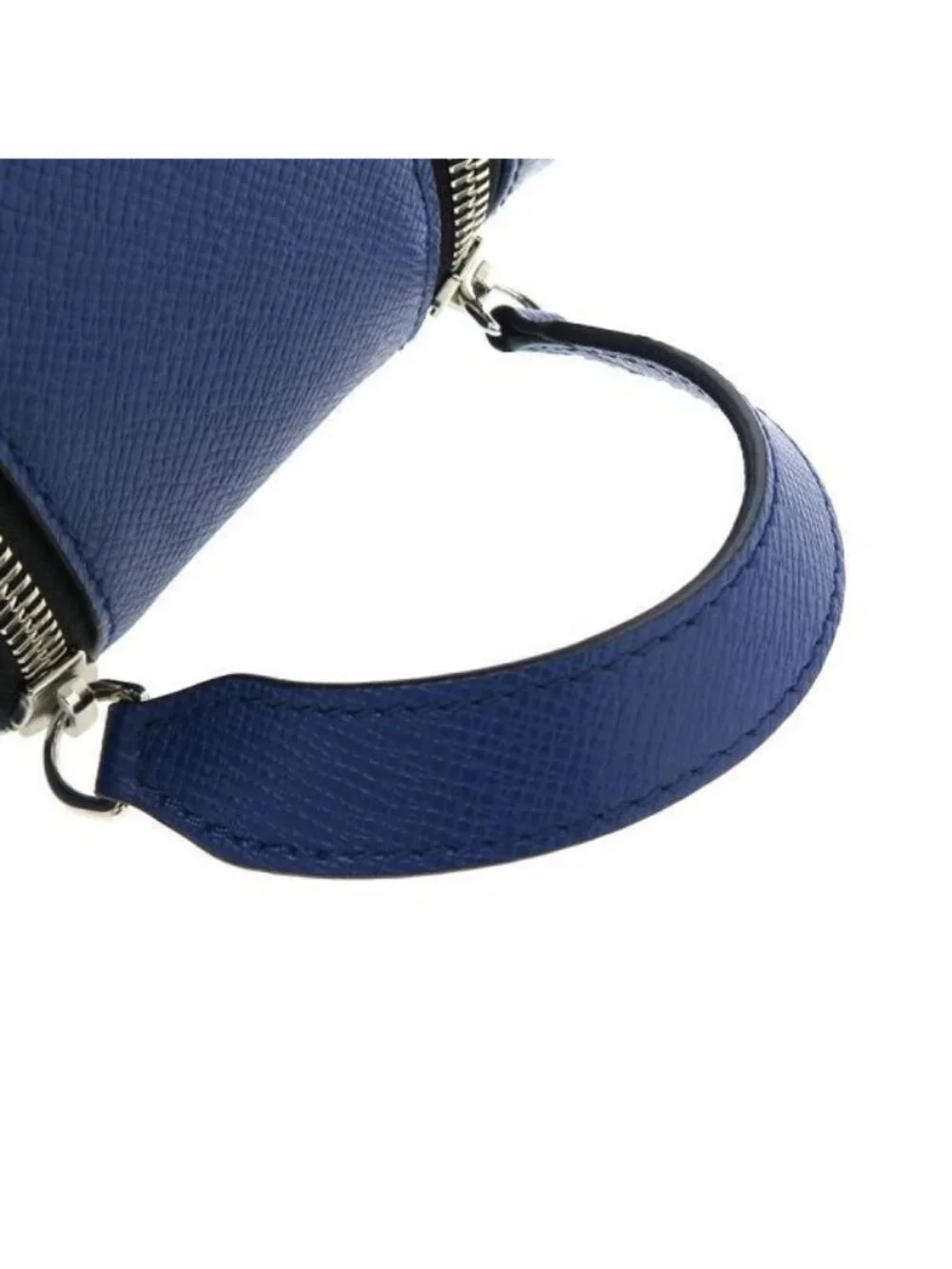Louis Vuitton Taiga Llama Dopp Kit Handbag